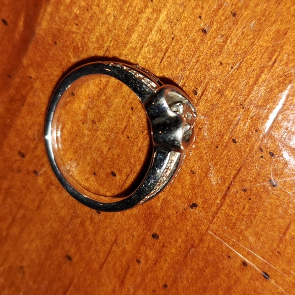 Sterling sliver heart ring - Picture 3 of 3